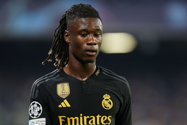أبلغ ريال مدريد عن إصابة كاماوينج ، وأصيب الفرنسي في مؤخرة فخذه