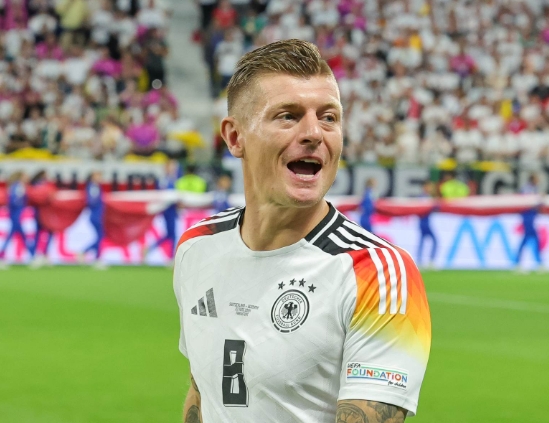 توني كروس يرد على خبر رحيل كارلو أنشيلوتي عن ريال مدريد